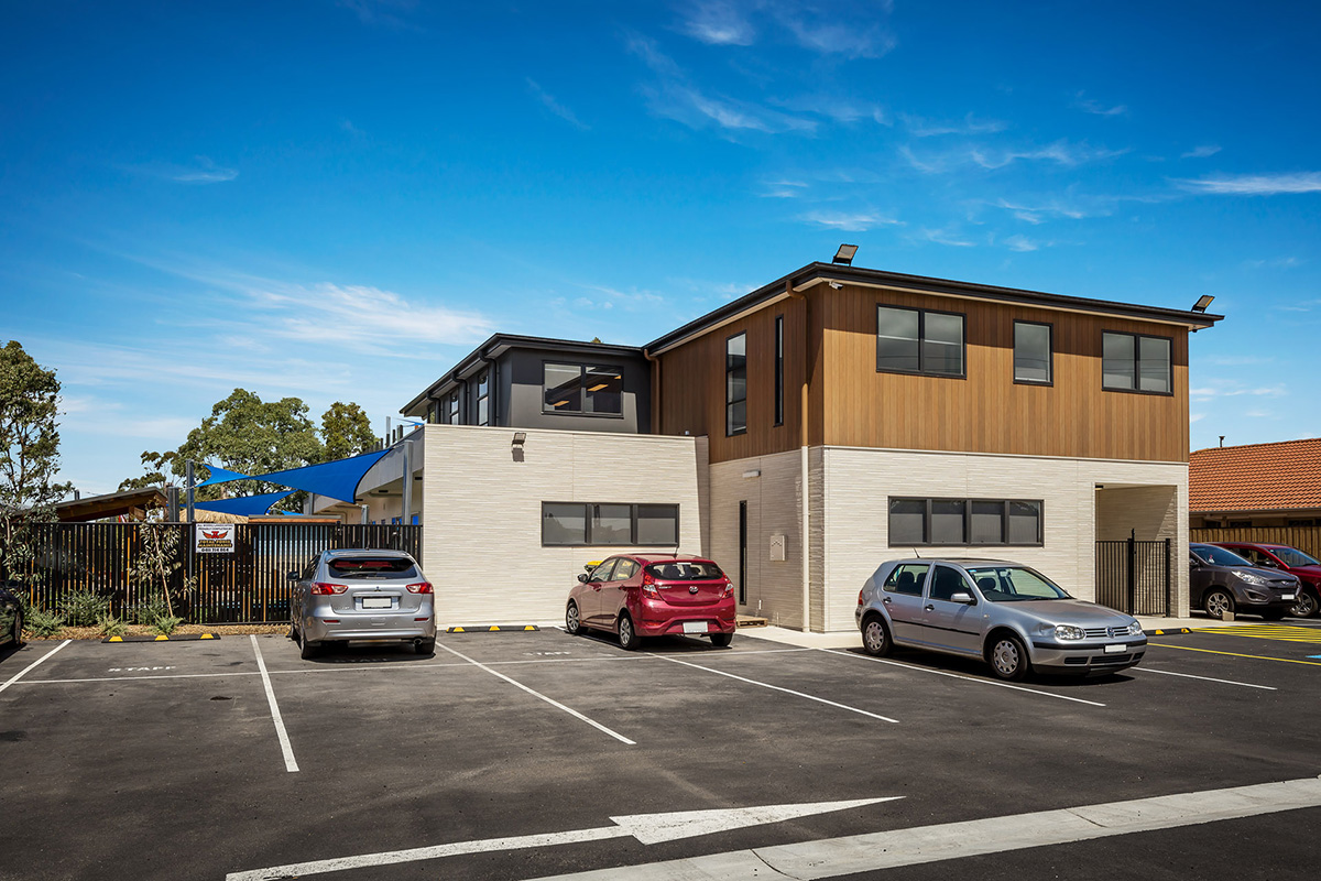 Altona Meadows, Point Cook Rd